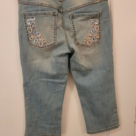 3/$20 Inc Denim faded crop jeans - Picture 5 of 11